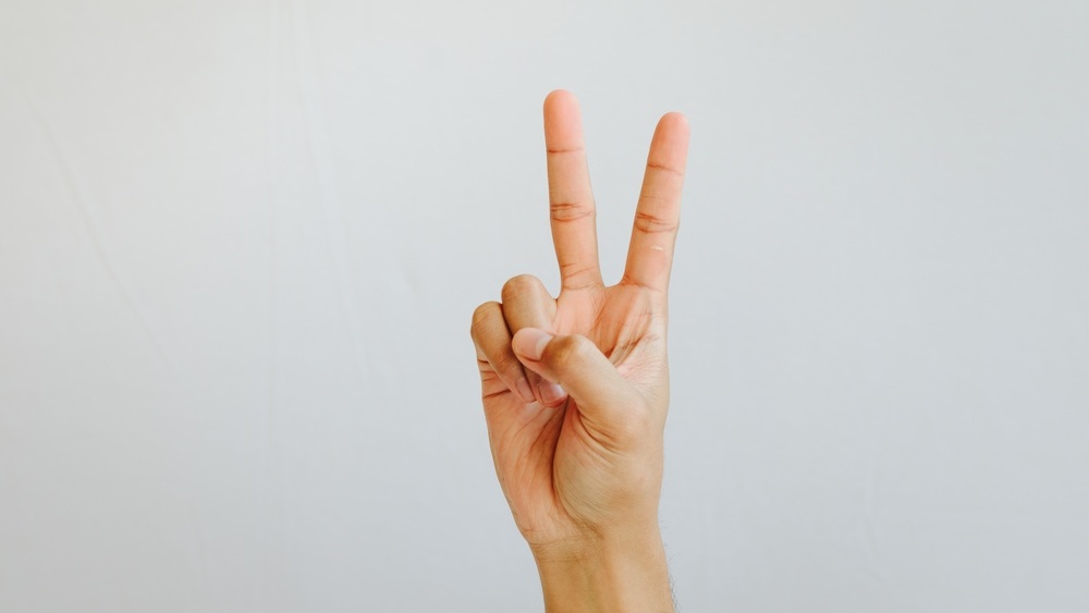Ukraine-Gespräche wecken Hoffnung - Deutschland: Gastgewerbeumsatz sinkt und Maschinenbauer schlagen Alarm Bildrechte: Iqbal Nuril A / Shutterstock.com